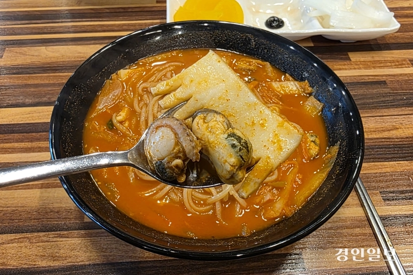 오징어와 홍합과 가리비. 이 밖에 더 이상 뭐가 필요하겠는가. /황성규기자 homerun@kyeongin.com