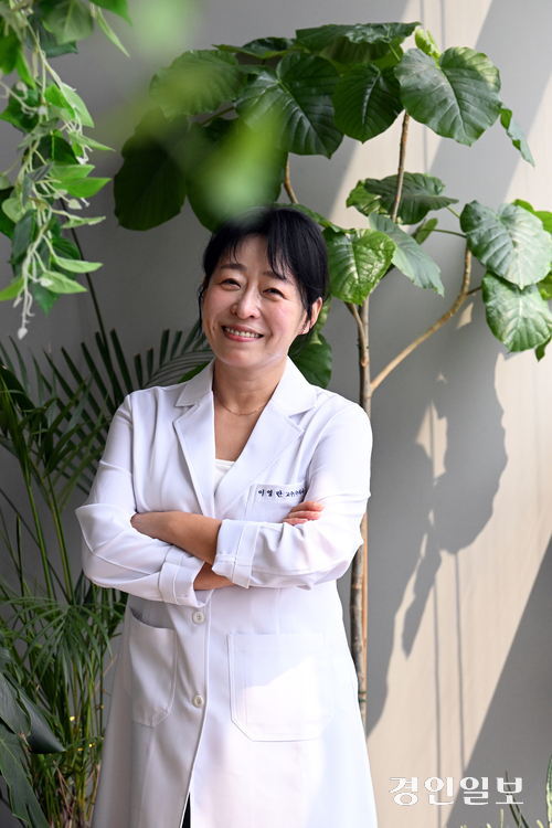 국내 첫 해양동물 수의사인 이영란 플랜오션 대표는 “사람과 해양동물이 어떻게 하면 더불어 잘 살 수 있을지를 항상 고민하면서 해양동물에 대한 연구에 매진하고 있다”고 말했다. /임열수기자 pplys@kyeongin.com