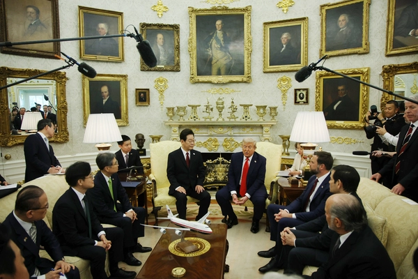 이재명 대통령과 도널드 트럼프 미국 대통령이 25일(현지시간) 미국 워싱턴DC 백악관에서 정상회담을 하고 있다. 2025.8.26 /워싱턴=연합뉴스