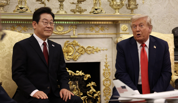 이재명 대통령과 도널드 트럼프 미국 대통령이 25일(현지시간) 미국 워싱턴DC 백악관에서 정상회담을 하고 있다. 2025.8.26 /워싱턴=연합뉴스