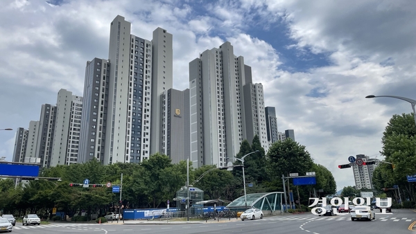 과천 원문동에 위치한 ‘과천위버필드’. /경인일보DB