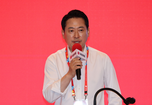 국민의힘 장동혁 대표가 28일 인천국제공항공사 항공교육원에서 열린 2025 국민의힘 국회의원 연찬회에서 인사말을 하고 있다. 2025.8.28 /연합뉴스