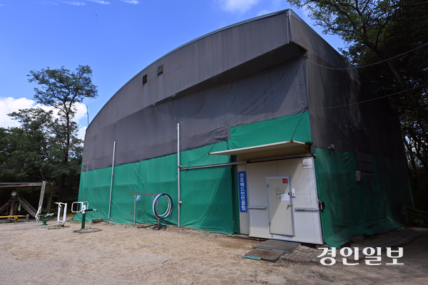 행정 절차 지연으로 이전 대책을 찾지 못한 부평구 산곡동 43 일원 선포배드민턴장. 2025.9.2 /김용국기자 yong@kyeongin.com