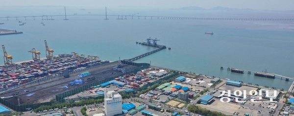 사진은 인천시 남항 역무선 부두 인근 ‘인천항 스마트 오토밸리’ 사업 대상지 일대 모습. /경인일보DB