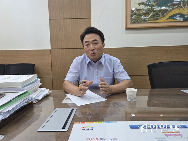 임진모 의원은 “역세권 개발에 대해 단기적인 시책이나 보여주기식 사업이 아니라 인구유입과 양질의 일자리 창출이라는 구조적인 해법이 필요하다”고 말했다. 이천/서인범기자 sib@kyeongin.com