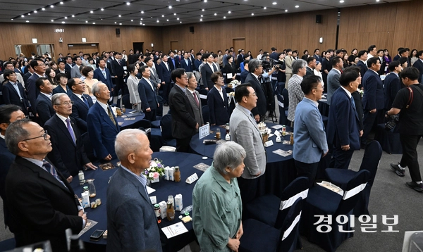 5일 경기도의회 대회의실에서 제69주년 경기도의회 개원기념식이 진행되고 있다. 2025.9.5 /최은성기자 ces7198@kyeongin.com