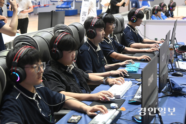 6일 오산시 오산오색문화체육센터 대체육관 일원에서 ‘2025 오산 e-스포츠 페스타’가 진행되고 있다. 2025.9.6 /최은성기자 ces7198@kyeongin.com