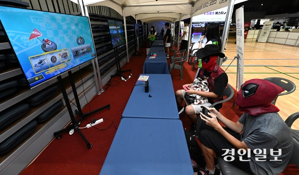 6일 오산시 오산오색문화체육센터 대체육관 일원에서 ‘2025 오산 e-스포츠 페스타’가 진행되고 있다. 2025.9.6 /최은성기자 ces7198@kyeongin.com