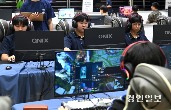 6일 오산시 오산오색문화체육센터 대체육관 일원에서 ‘2025 오산 e-스포츠 페스타’가 진행되고 있다. 2025.9.6 /최은성기자 ces7198@kyeongin.com