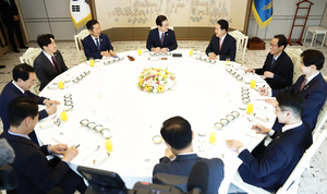 ‘민생’ 즉각 화답… ‘협치’ 화두 던지다