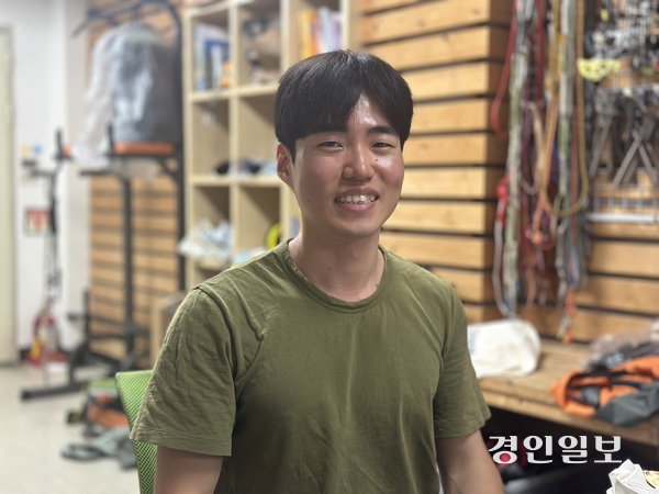 인하대학교 산악부 김연태(물리학과·19학번)씨는 지난 8월 6일 오후 4시10분 카자흐스탄 칸텡그리(7천10m) 정상에 올랐다. 2025.9.10 /조경욱기자 imjay@kyeongin.com