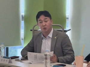 파주시 공공도서관, ‘리박스쿨 도서’ 2종 퇴출 결정