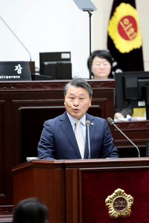 김유곤(국·서구3) 의원은 수도권매립지에서 아직 매립이 이뤄지지 않은 4매립장을 ‘국가정원’으로 지정해 인천시민과 서구 주민의 녹지 여가 공간으로 만들어야 한다고 강조했다. /인천시의회 제공