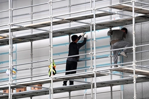 [포토] 안전모는 걸어두고…