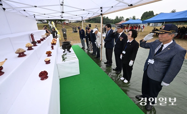 16일 오전 의왕시 모락산 일대에서 ‘6.25 전사자 호국영웅 유해발굴 개토식’이 진행되고 있다. 2025.9.16 /최은성기자 ces7198@kyeongin.com