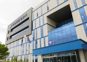 민원 해결 요구하며 정명근 화성시장 폭행한 70대 체포