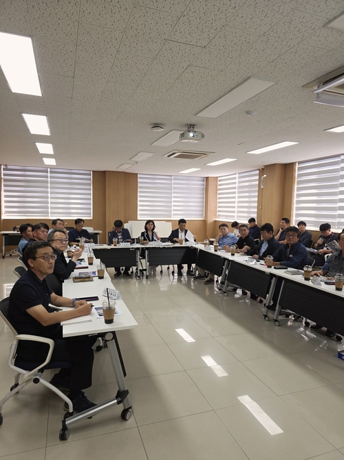 파주 운정신도시에 내년 3월까지 7천명 규모의 초중고 6개 학교가 새로 문을 열어 학교 부족사태가 해소될 전망이다. 파주교육청 ‘신설학교 적기개교 TF팀’ 회의 /파주교육청 제공