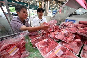 [포토] 못골시장 축산물 원산지 표시 점검