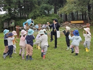 ‘숲은 아이에게 가장 안전하고 자유로운 배움터’… K-water ‘숲밧줄놀이터’ 인기