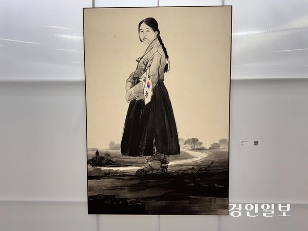 박순철 작가는 이번 전시에서 경기도 독립운동가 80인 중 여성 독립운동가 소은명을 소재로 작업했다. 2025.8.11 /한규준기자 kkyu@kyeongin.com