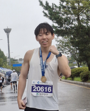 [2025 송도국제마라톤-영광의 얼굴] ‘하프코스 남자부 우승’ 정경욱