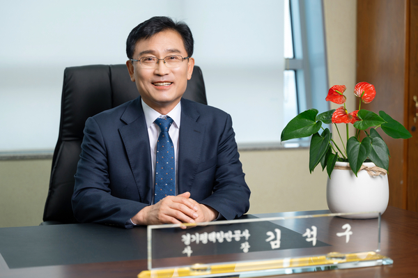 김석구 경기평택항만공사 사장은 “항만 및 물류 설비 무인화 등 다양한 형태의 AI 및 스마트항만 기술을 조성해야 한다”고 밝혔다. /경기평택항만공사 제공