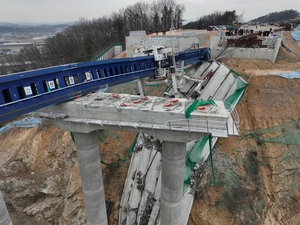 ‘안성 교량 붕괴’ 현대엔지니어링 현장소장 등 11명 기소