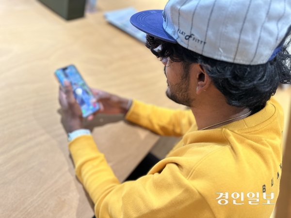 한국어집중교육이 이뤄지는 화성글로벌센터에 다니는 스리랑카 국적의 A군(19)은 “학교를 다녀도 한국어가 안되니까 수업을 알아듣지 못했고, 반 친구들이 놀리는 경우도 많았다”고 말했다. 2025.10.2/목은수기자wood@kyeongin.com