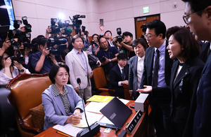 [국감 이슈] 대법원장 놓고 종일 난타전