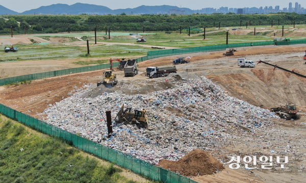사진은 인천시 서구 수도권매립지 3-1매립장 전경. /경인일보DB