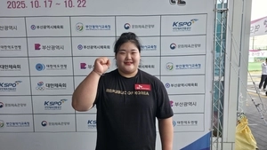 [제106회 전국체전-영광의 얼굴] 부상 참고 3관왕 이룬 역도 요정… 고양시청 박혜정