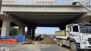 6년째 공사 ‘송파 방아다리길 연결로’… 하남 감일신도시 주민들 원성 커진다