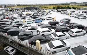 물량 넘쳐나는데 주차장 모자라… 대형매장 수요 쏠림도 [신흥 중고차 성지의 명암·(下)]