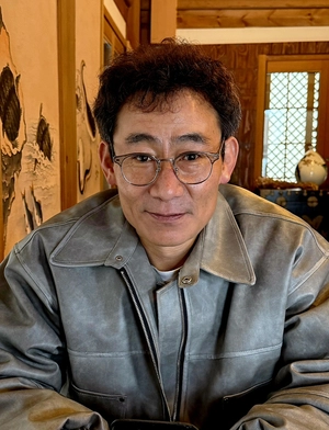 ‘수리수리집수리’ 봉사단 김영환 회장 “가진 능력 살려 어려운 이웃 집 고쳐주며 보람”
