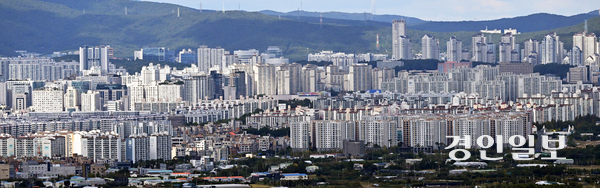 공급대책이 빠지면서 오산 세교3지구 선정을 애타게 기다리던 지역내 분위기에 찬물이 끼얹어졌다. 사진은 도내 아파트 단지 모습. /경인일보DB