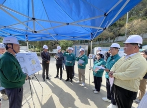 [포토] 주요사업장 점검하는 가평군의회… 이틀간 8개소 점검