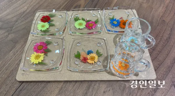 양지탕 지하에서는 주민들을 위한 수업이 이뤄지고 있다. /신현정기자 god@kyeongin.com