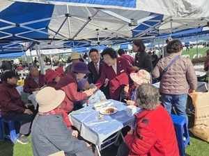 [포토] 이천 ‘경로체육대회’… 어르신 2천여명 가을 만끽