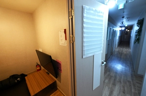 [현장르포] 어른들 손놓은 단속, 아이들 맘놓고 일탈… 가려진 ‘룸카페’ 여전