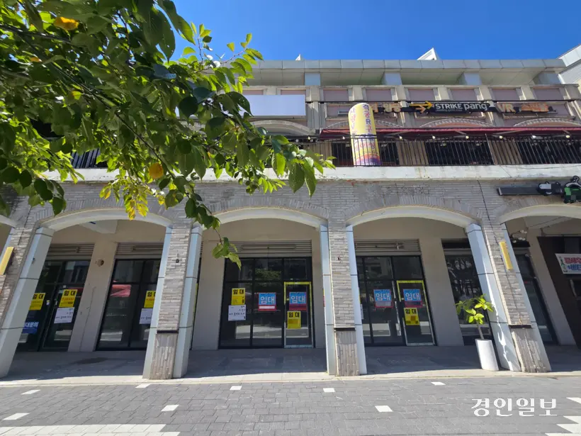 김포 라베니체는 준공 초기 공실률은 50~60%를 기록할 정도로 기대에 못 미치는 성적표를 받았고 개선되지 못한채 이미지가 추락하는 지경에 이르렀다. 2025.9.25 /김성주기자 ksj@kyeongin.com