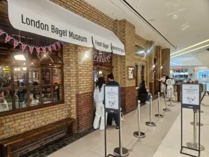 과로사 의혹에 대기줄 사라진 런던베이글