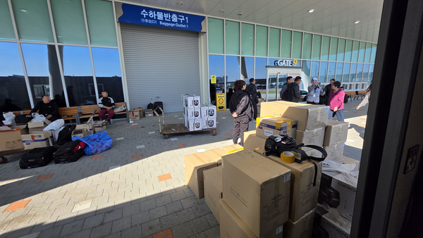 “여행 아니라 화물 운반 노동”… 평택항, 셔틀버스까지 수백미터