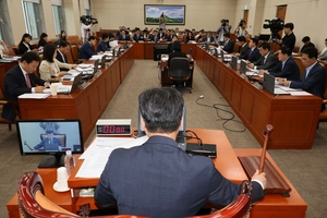 “재난 아닌데 휴일 차출”… 공직사회도 할말 많다