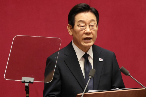 이재명 대통령이 4일 서울 여의도 국회 본회의장에서 내년도 정부 예산안에 대한 시정연설을 하고 있다. 2025.11.4 /연합뉴스