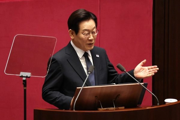 이재명 대통령이 4일 서울 여의도 국회 본회의장에서 내년도 정부 예산안에 대한 시정연설을 하고 있다. 2025.11.4 /국회사진기자단