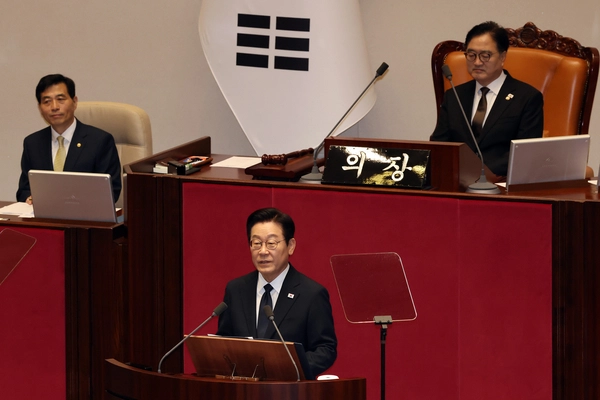 이재명 대통령이 4일 서울 여의도 국회 본회의장에서 내년도 정부 예산안에 대한 시정연설을 하고 있다. 2025.11.4 /연합뉴스