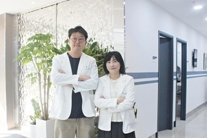 ‘의료공백 해소’ 부천 성모힐병원 하직환·문설경 병원장 부부