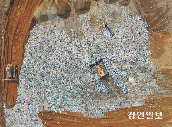 사진은 직매립중인 수도권매립지 3-1공구 /경인일보DB