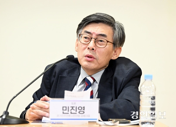 11일 오전 서울 여의도 국회 의원회관 제2소회의실에서 열린 경인일보 창간 80주년 기념 ‘지역언론의 사회적 역할과 책임’ 토론회에서 민진영 경기민주언론시민연합 공동대표가 발언하고 있다. 2025.11.11 /임열수기자 pplys@kyeongin.com