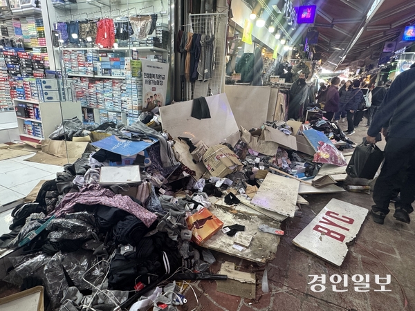 11일 오후 2시께 찾은 부천시 오정구 원종동 제일시장의 1톤 트럭 돌진 사고 현장. 2025.11.13 /마주영기자mango@kyeongin.com